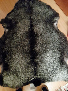 Mysten i Hemsjö "Fårskinn" Fårskinn 115x93 cm