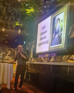 Carl-Johan visar en förfalskad Carl Larsson